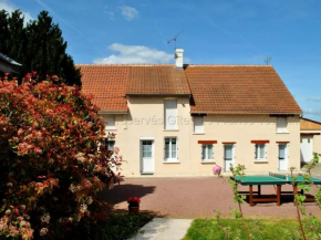 Gîte La Tour-Saint-Gelin, 3 pièces, 5 personnes - FR-1-381-434